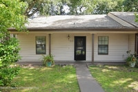 Building Photo - 909 Candlebrook Ln