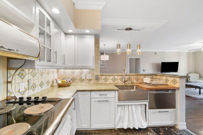 Building Photo - 11740 St Andrews Place