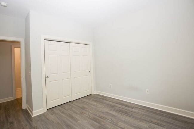 Building Photo - Beautiful corner lot home- Woodlake