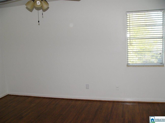 Building Photo - 2028 Lancaster Rd