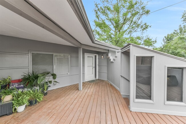 Building Photo - 6305 Deerwood Rd