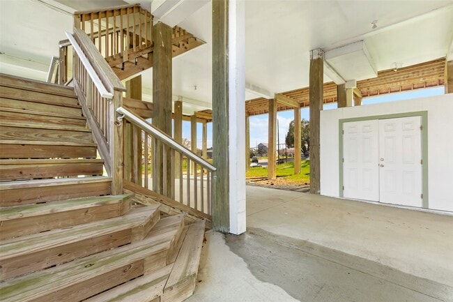 Building Photo - 205 Rue Orleans St