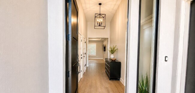 Building Photo - 436 S Desert Shelter Dr