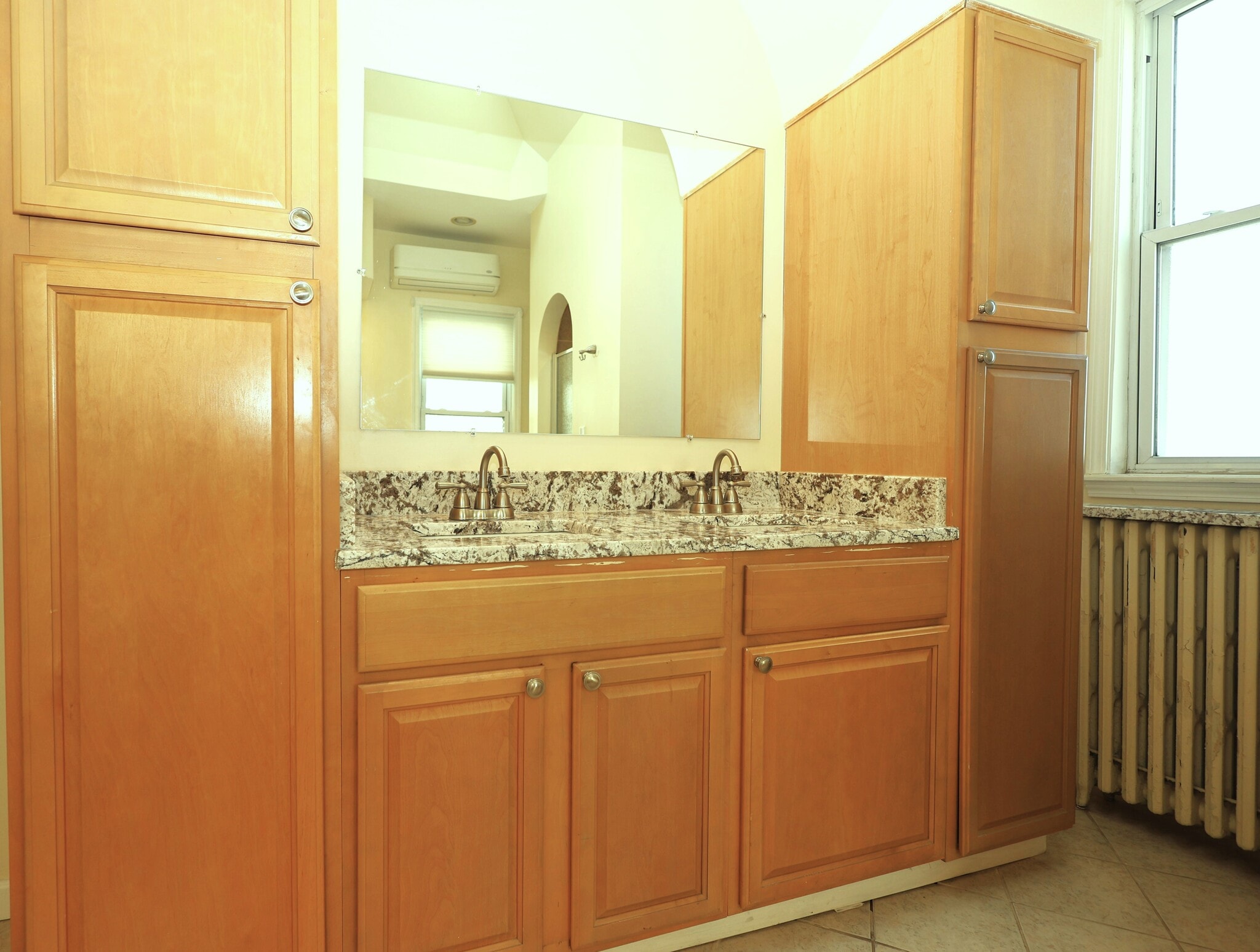 Building Photo - 316 Ella St