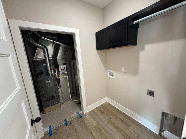 Building Photo - 5515 Bressler Dr