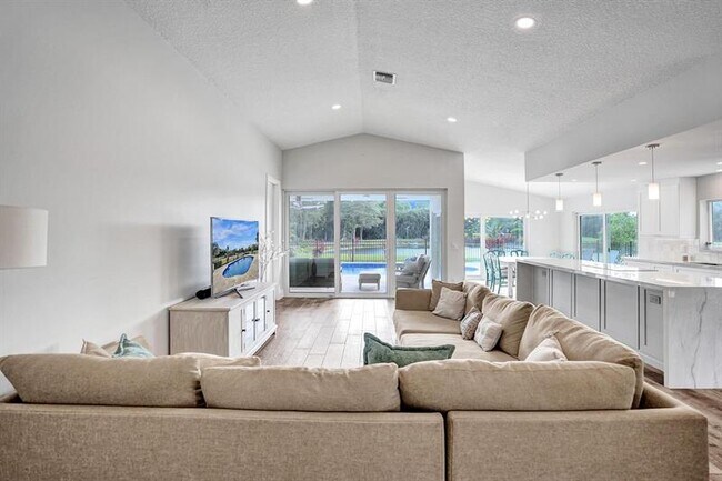 Building Photo - 21464 Bridgeview Dr