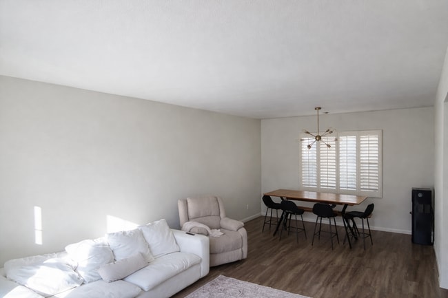 Building Photo - 8432 Weatherwood St