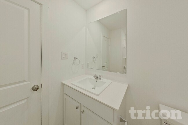 Building Photo - 814 Ginkgo Wy