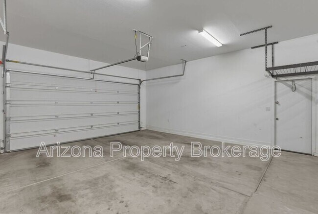 Building Photo - 2747 S Wildrose