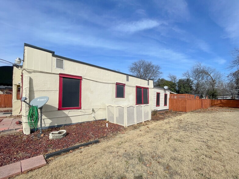 Building Photo - 3717 N 23rd St