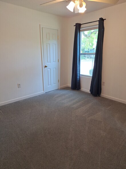 Building Photo - 1402 Camp Rd
