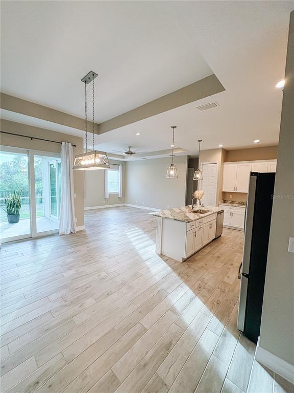 Building Photo - 14377 Overlook Ave