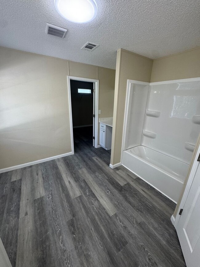 Building Photo - Navarre Home for rent!