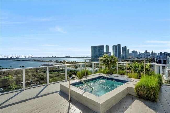 Building Photo - 4250 Biscayne Blvd