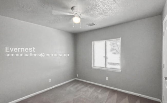 Building Photo - 15915 Rosebriar Dr