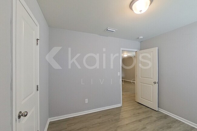 Building Photo - 2592 Catalina Ct