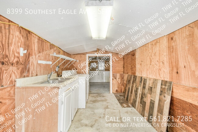 Building Photo - 8399 SE Eagle Ave