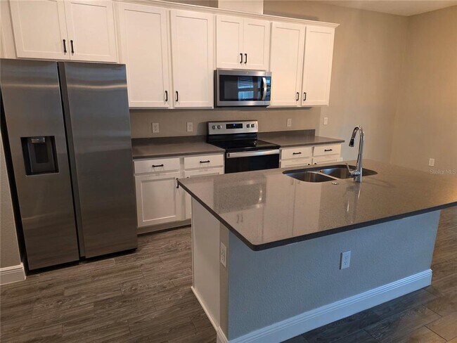 Building Photo - 2372 Shadowland Lp