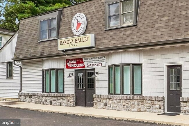 Building Photo - 700 Second Street Pike