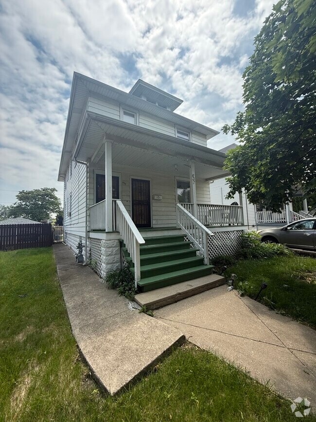 Building Photo - 637 S 14th Ave