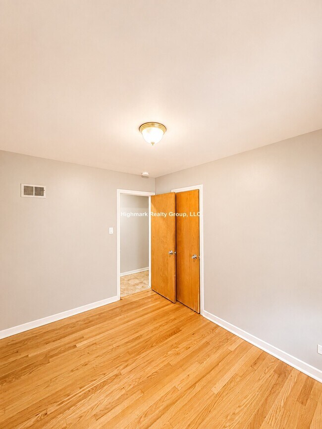 Building Photo - 8242 Kilpatrick Ave