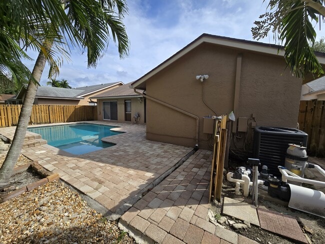 Building Photo - 9831 NW 53rd Ct