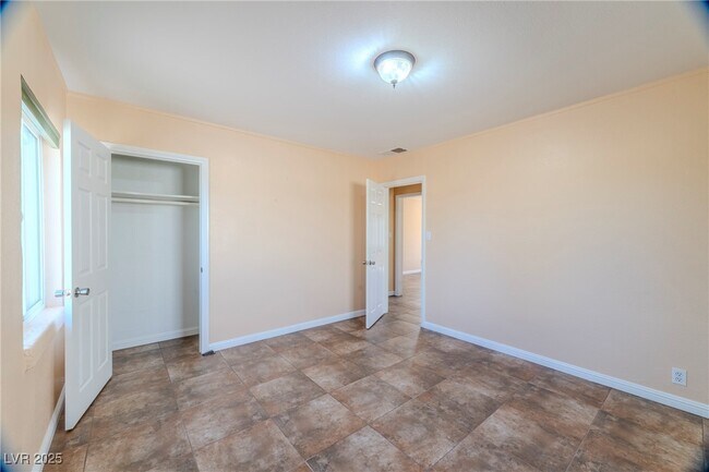 Building Photo - 100 N Ocotillo St