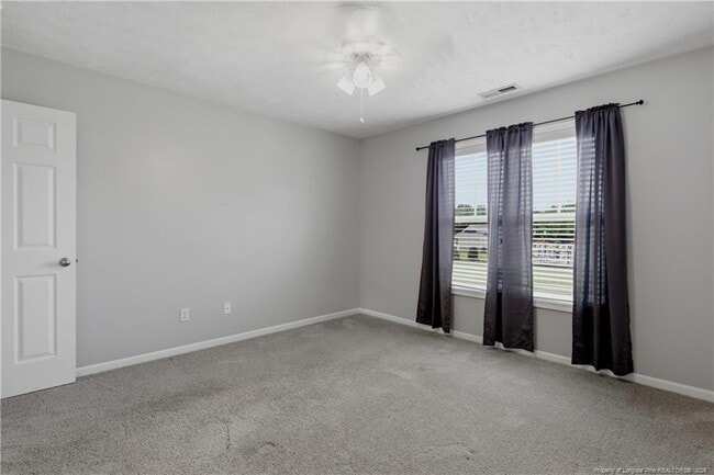 Building Photo - 142 Collinwood Dr