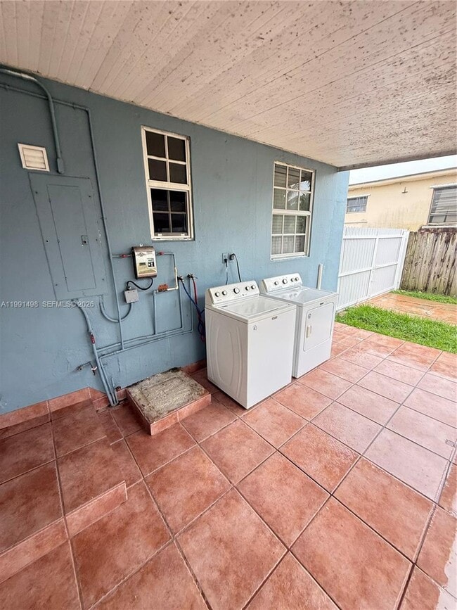 Building Photo - 430 NW 60th Ave
