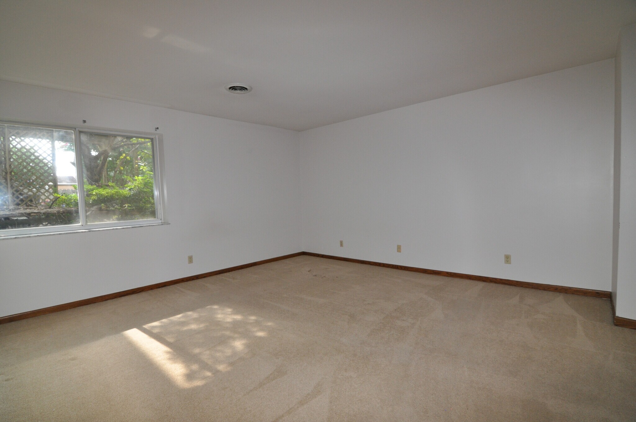 Building Photo - 1127 13th St