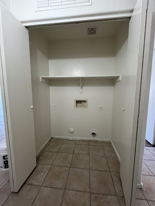 Building Photo - Four Bedroom Duplex; Water Included!