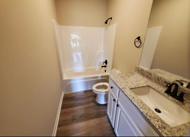 Building Photo - 3052 S Roth Ave