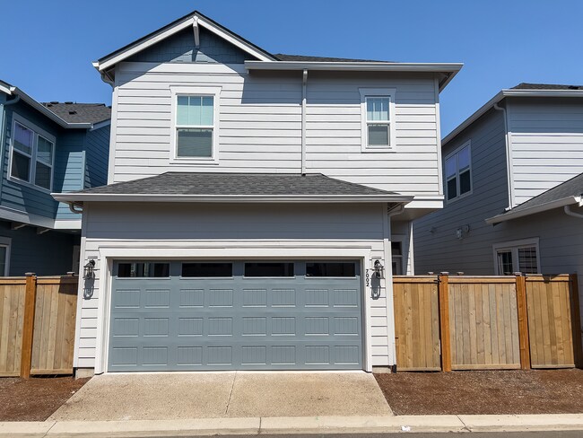 Building Photo - 3-Bedroom Home in Reed’s Crossing with Luxurious Primary Suite & Open Floor Plan, Fireplace, Wash...