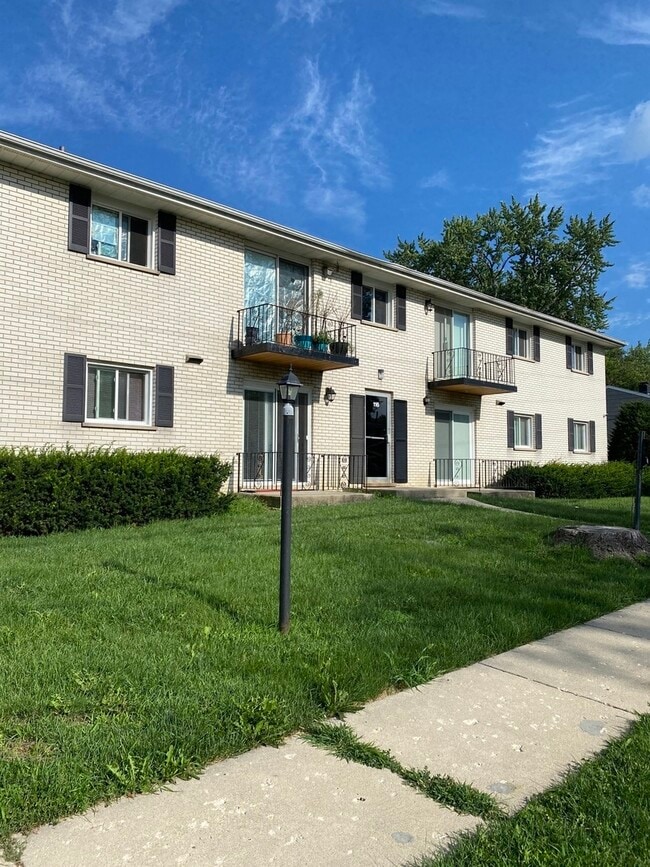 Building Photo - 116 S Cooper Rd