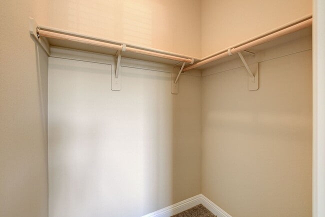 Building Photo - 1074 Fish Pond Ave