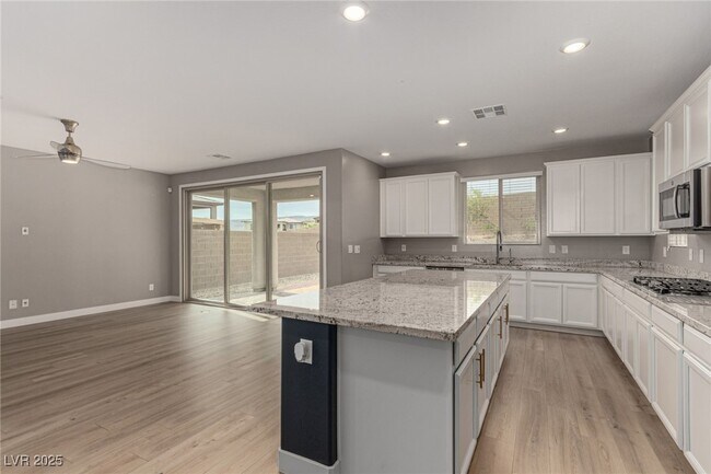 Building Photo - 759 Rogue Wave St