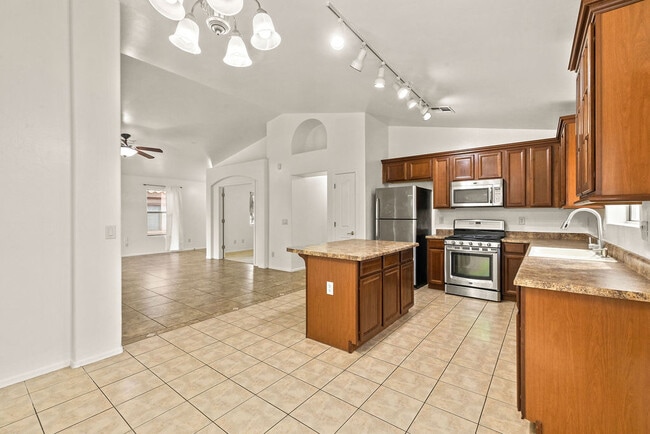 Building Photo - 13181 E Mesquite Flat Spring Dr