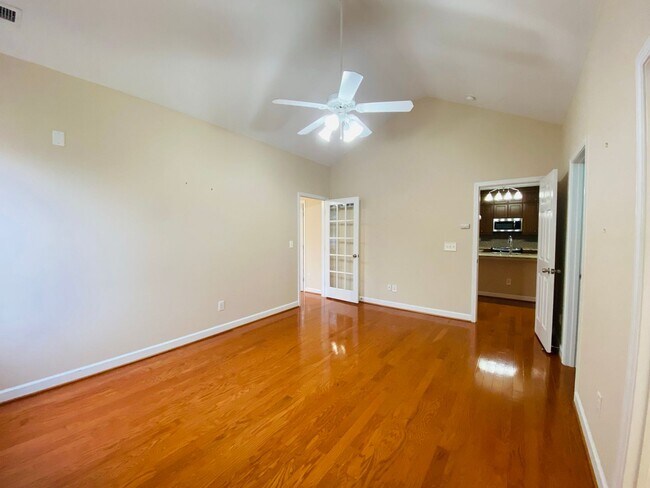 Building Photo - Luxury 3 Bedroom  Townhome in South Durham...