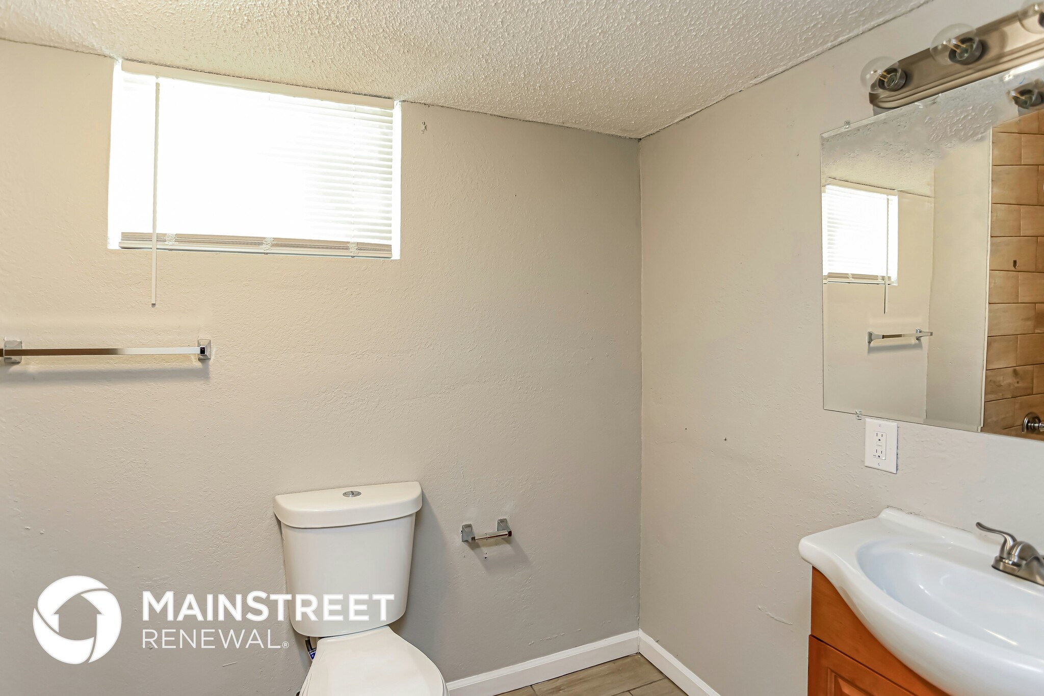 Building Photo - 7308 Maywood Ave