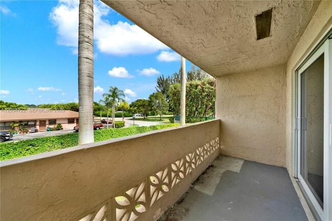 Building Photo - 14500 SW 88th Ave