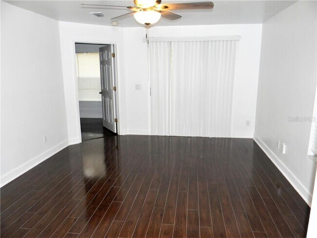 Building Photo - 8846 Coral Palms Ct