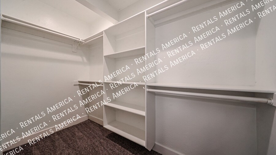 Building Photo - 3113 N 28th St