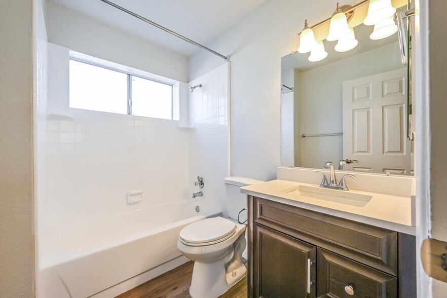 Building Photo - 4725 W Wescott Dr
