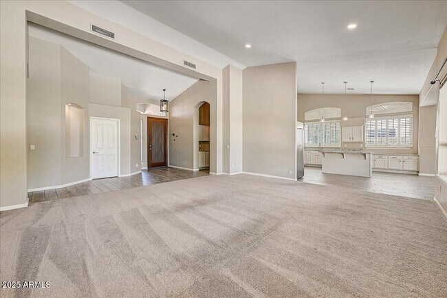 Building Photo - 13383 W Alvarado Dr