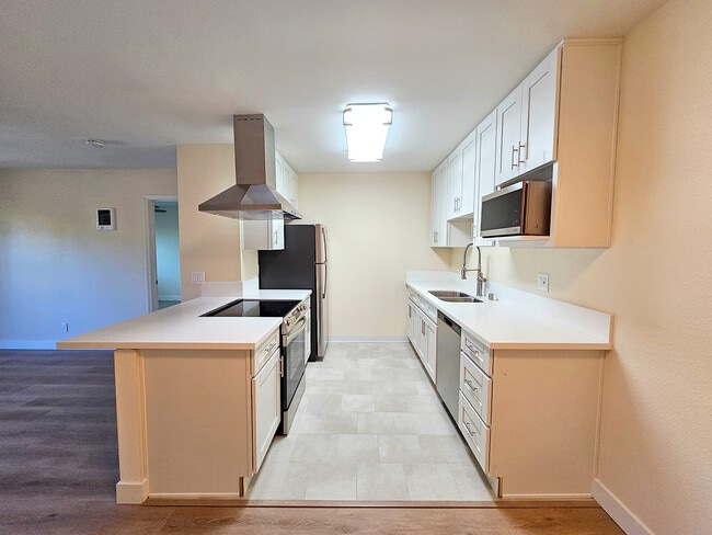 Building Photo - Parklane Apartments