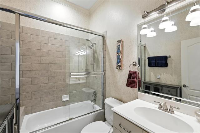 Building Photo - 1500 Pecos St