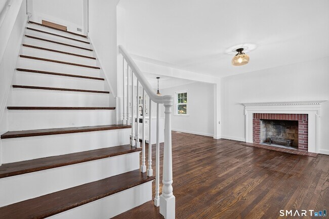 Building Photo - 11 Stratfield Pl