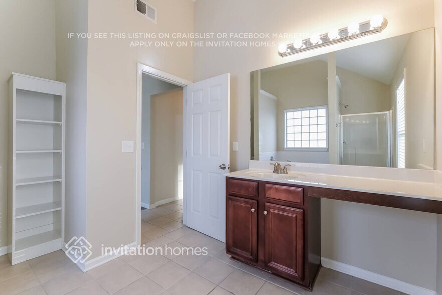Building Photo - 4015 Pointe Vecchio Cir