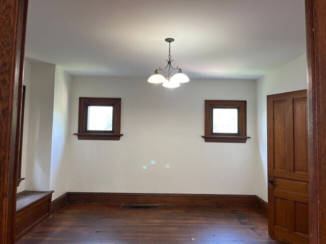 Building Photo - 50 E Northwood Ave