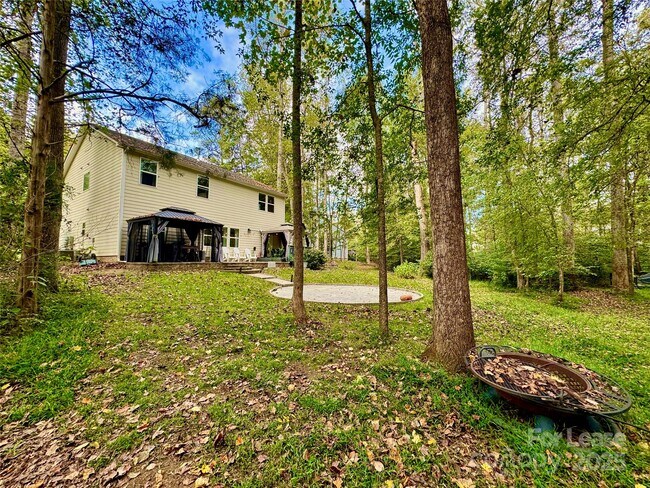 Building Photo - 8419 Aspen Ct